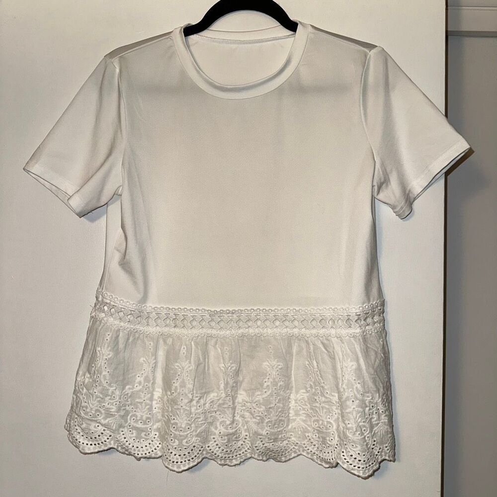 SHEIN Women’s Medium White Ruffle Lace Peplum Short Sleeve Crew Tee EUC